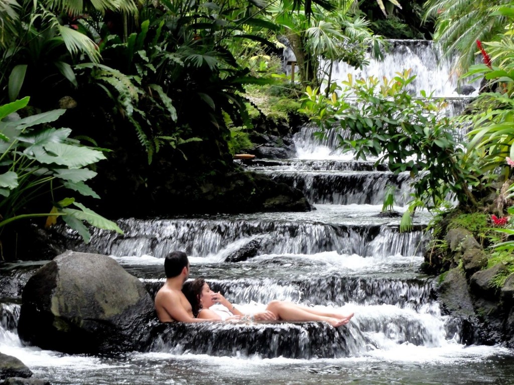 Le migliori acque termali del mondo in Tabacon Costa Rica.