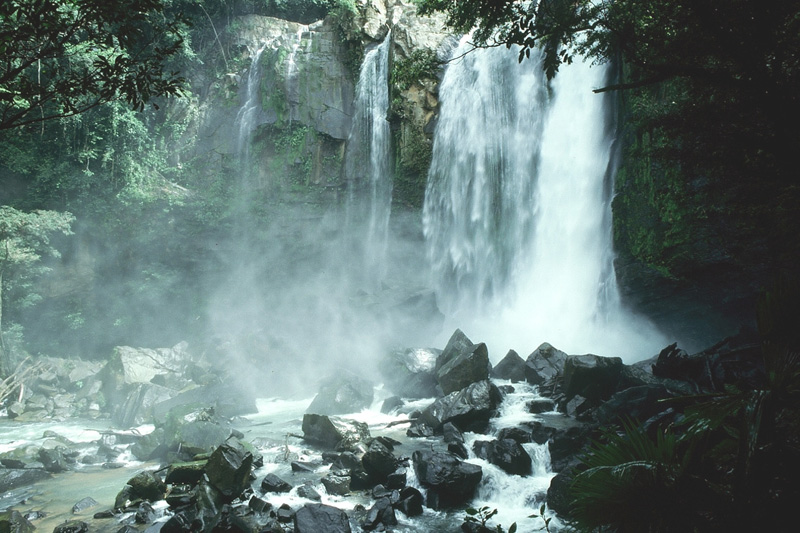 NAUYACA_GRAND-cascata-costa-rica
